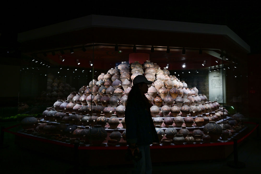 看數(shù)千年前的“兄弟同心杯” 在博物館尋覓遠(yuǎn)古“人間煙火”